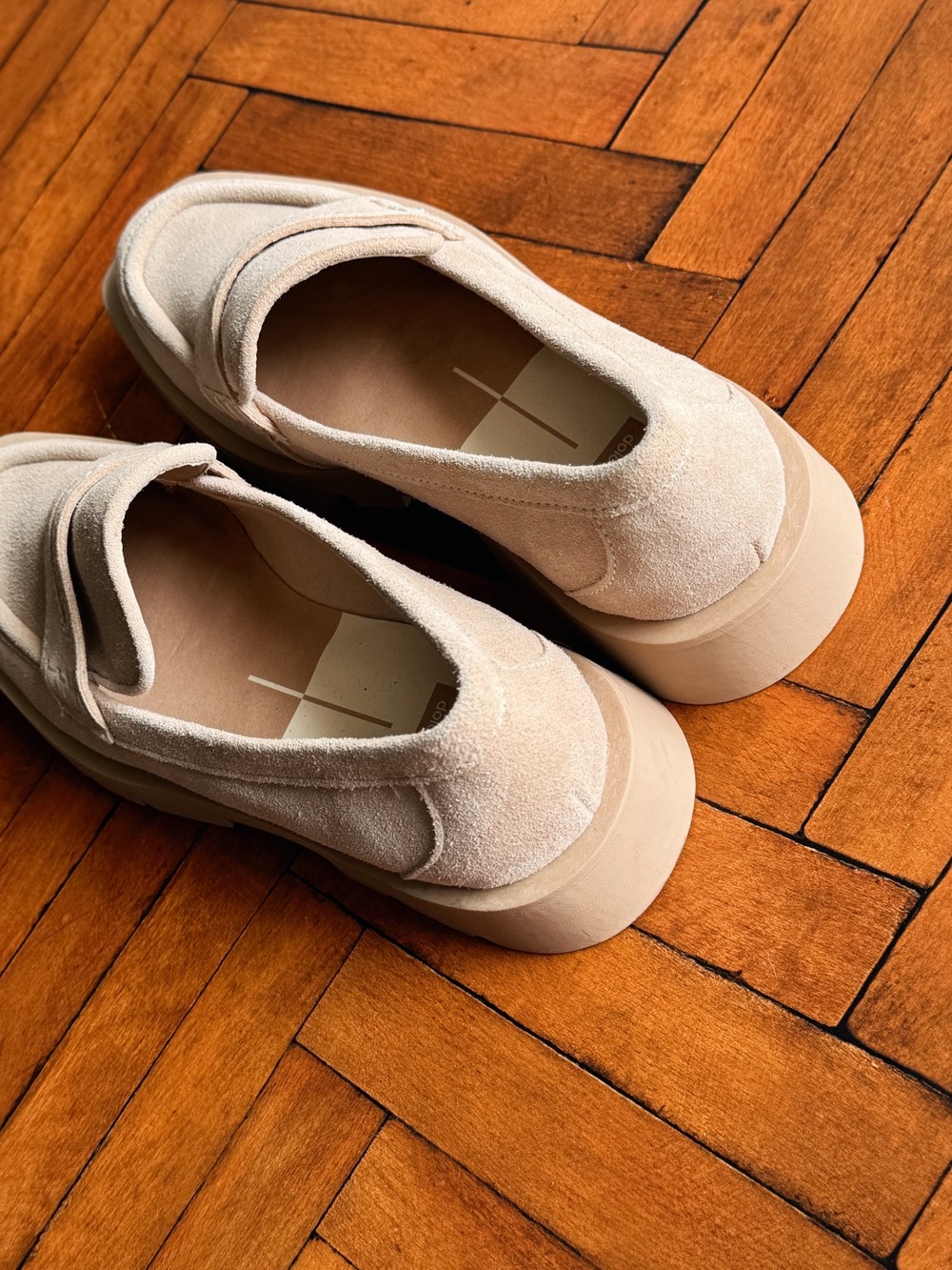Sz 8.5 Dolce Vita Tan Elias Lug Sole Suede Loafers In Dune NWOB - Picture 4 of 8